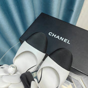 HIGH HEELS IN WHITE MIX BLACK SHEEPSKIN WITH FLOWER