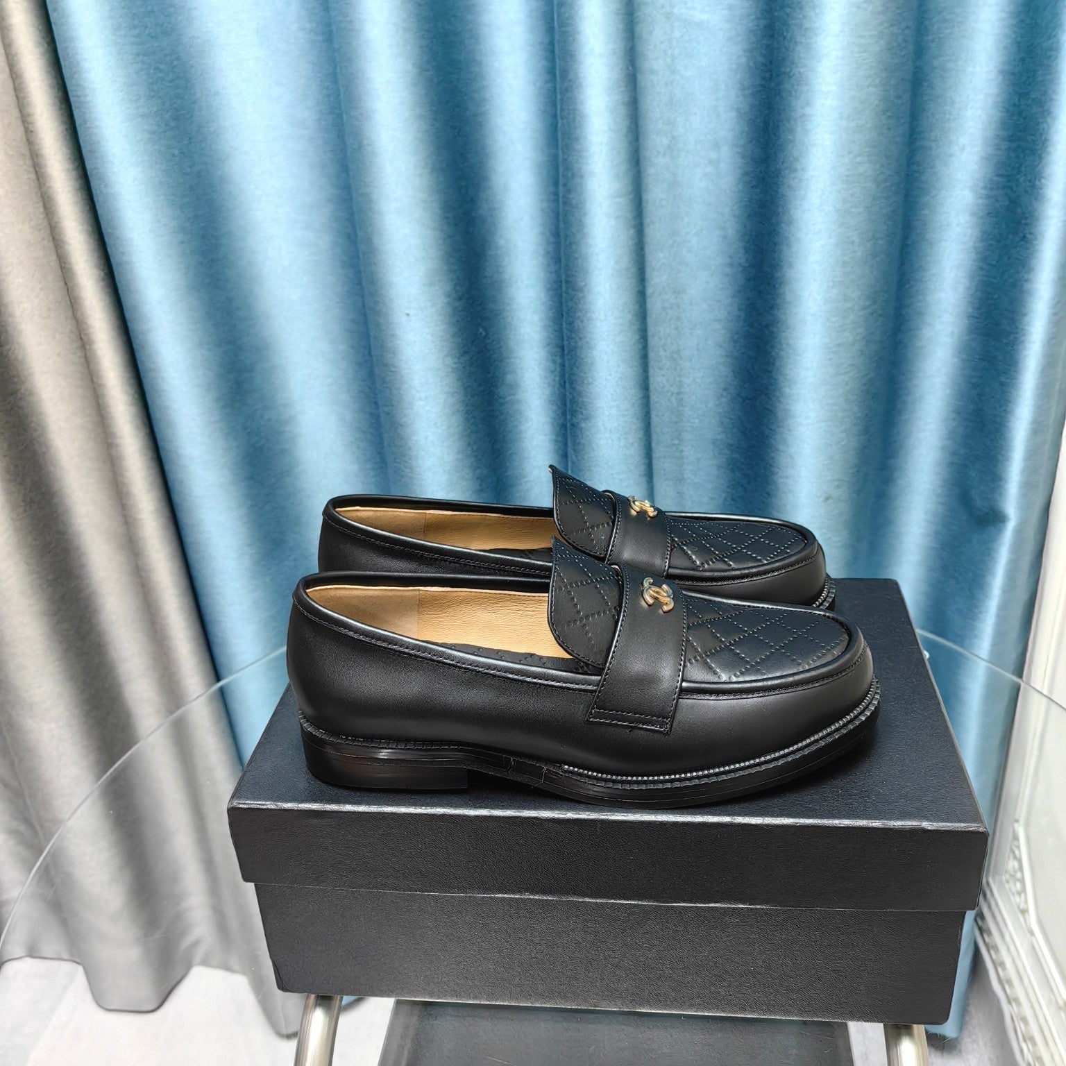 MOCCASINS BLACK QUILTED CALFSKIN