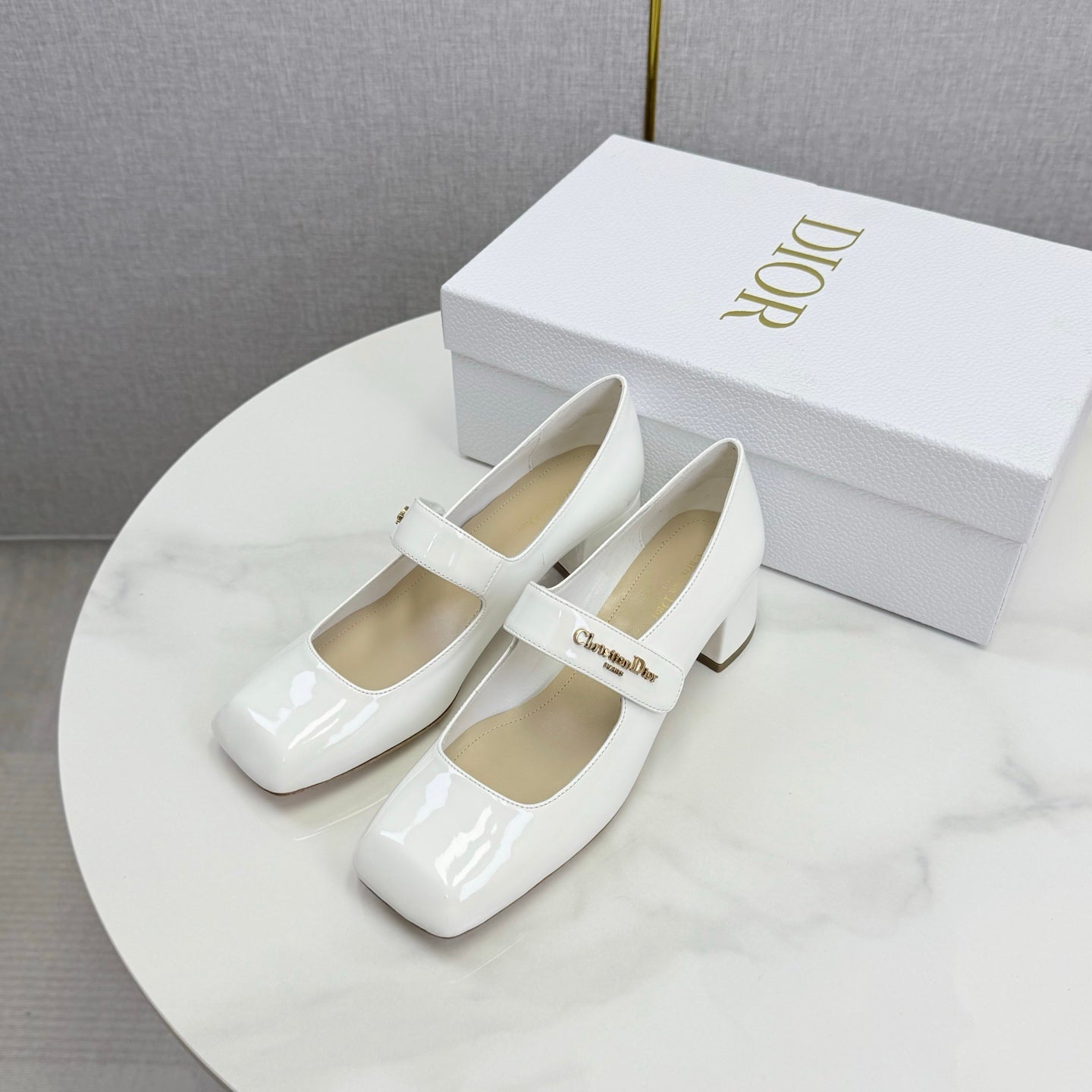 DIOR 26S MARY JANE HIGH HEELS 40MM IN WHITE PATENT CALFSKIN GOLD HARDWARE