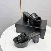 CHANEL 26S BLOCK HEEL SANDALS 100 MM IN BLACK CROCODILE-EMBOSSED CALFSKIN