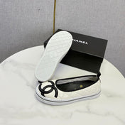 CHANEL 26S CC LOGO SLIP-ON SNEAKERS IN WHITE CALFSKIN