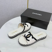 CHANEL 26S PLATFORM SLIDES IN WHITE LAMBSKIN WITH CC LOGO