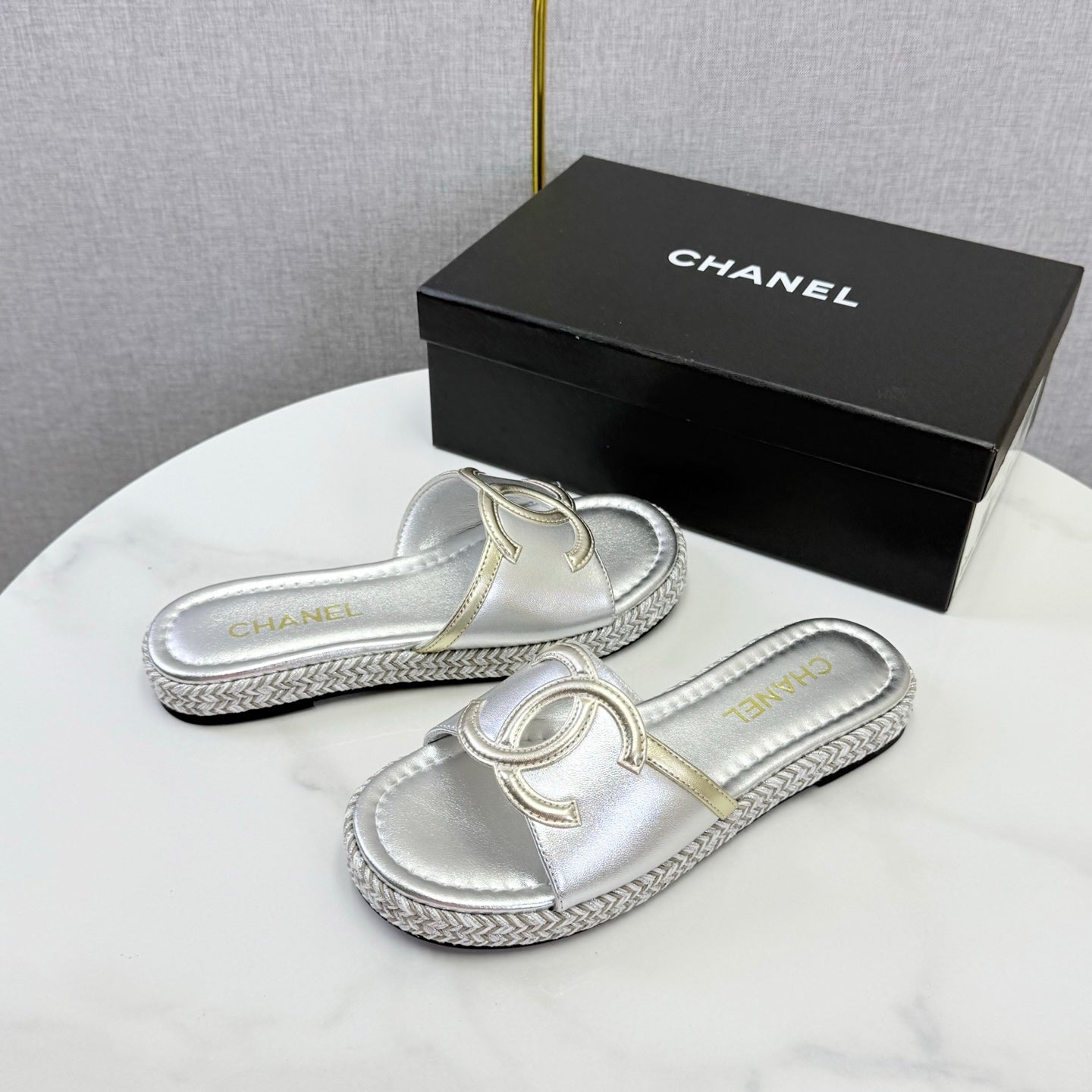 CHANEL 26S PLATFORM SLIDES IN SILVER LAMBSKIN WITH CC LOGO