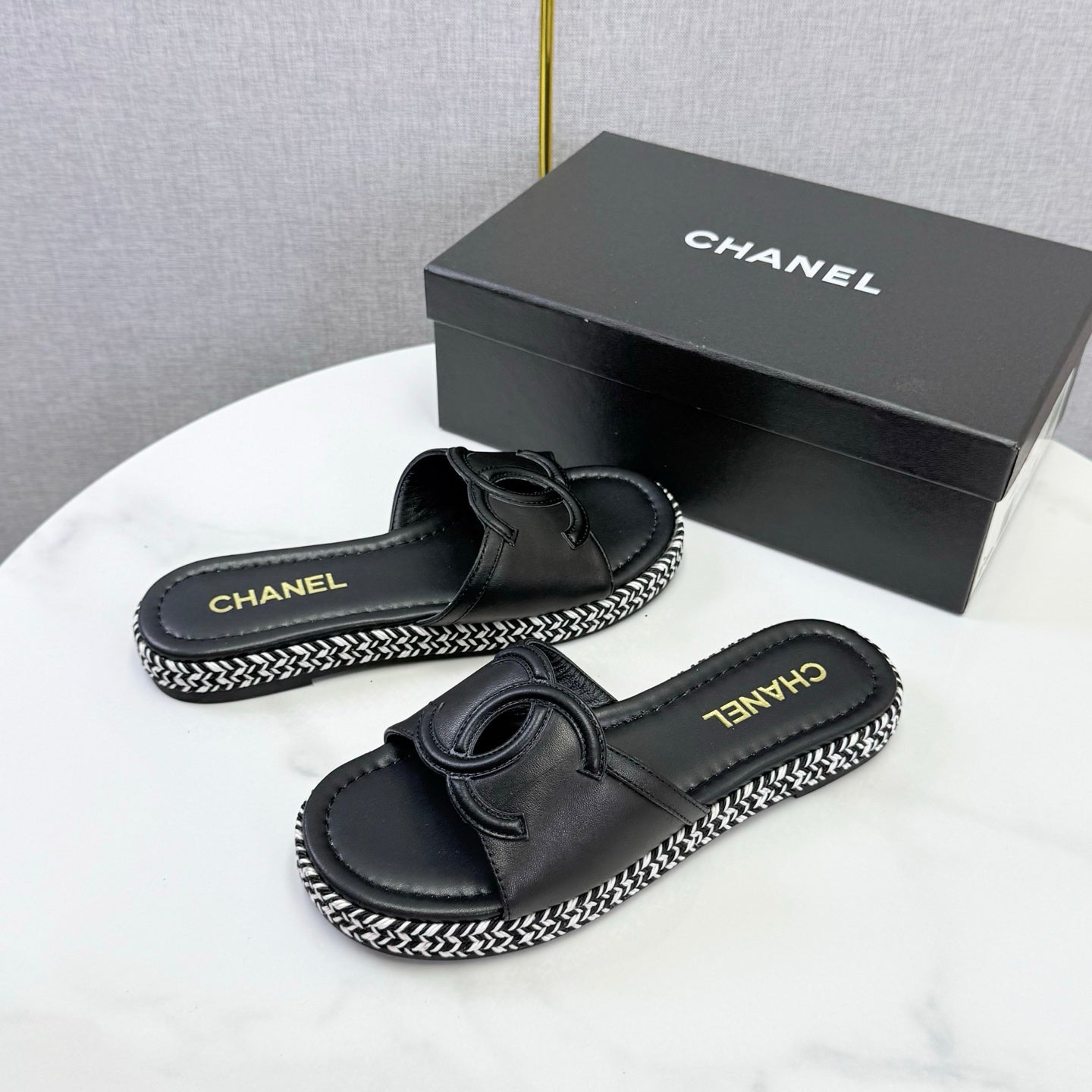 CHANEL 26S PLATFORM SLIDES IN BLACK LAMBSKIN WITH CC LOGO