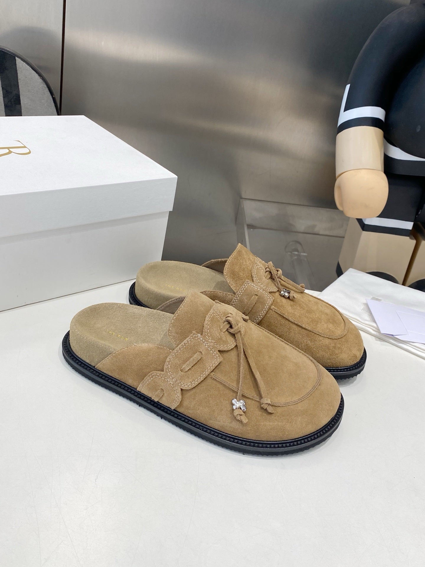 THE ROW 26S KNOT DETAIL MULE LOAFERS IN SAND BEIGE SUEDE
