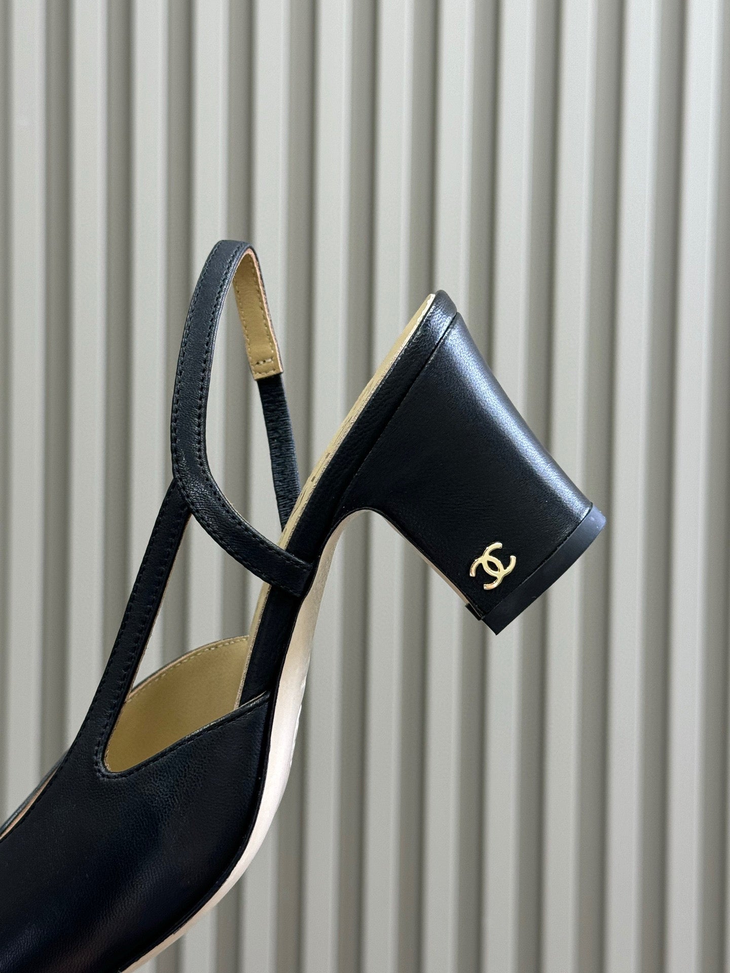 CC SLINGBACK 25S IN BLACK MIX GOLD LAMBSKIN