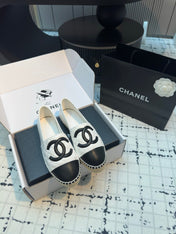 ESPADRILLES LOAFERS IN WHITE LAMBSKIN WITH BLACK LOGO
