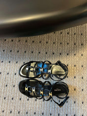 CLEMENCE MULTI TRIOMPHE 45 MM SANDAL IN BLACK LAMBSKIN