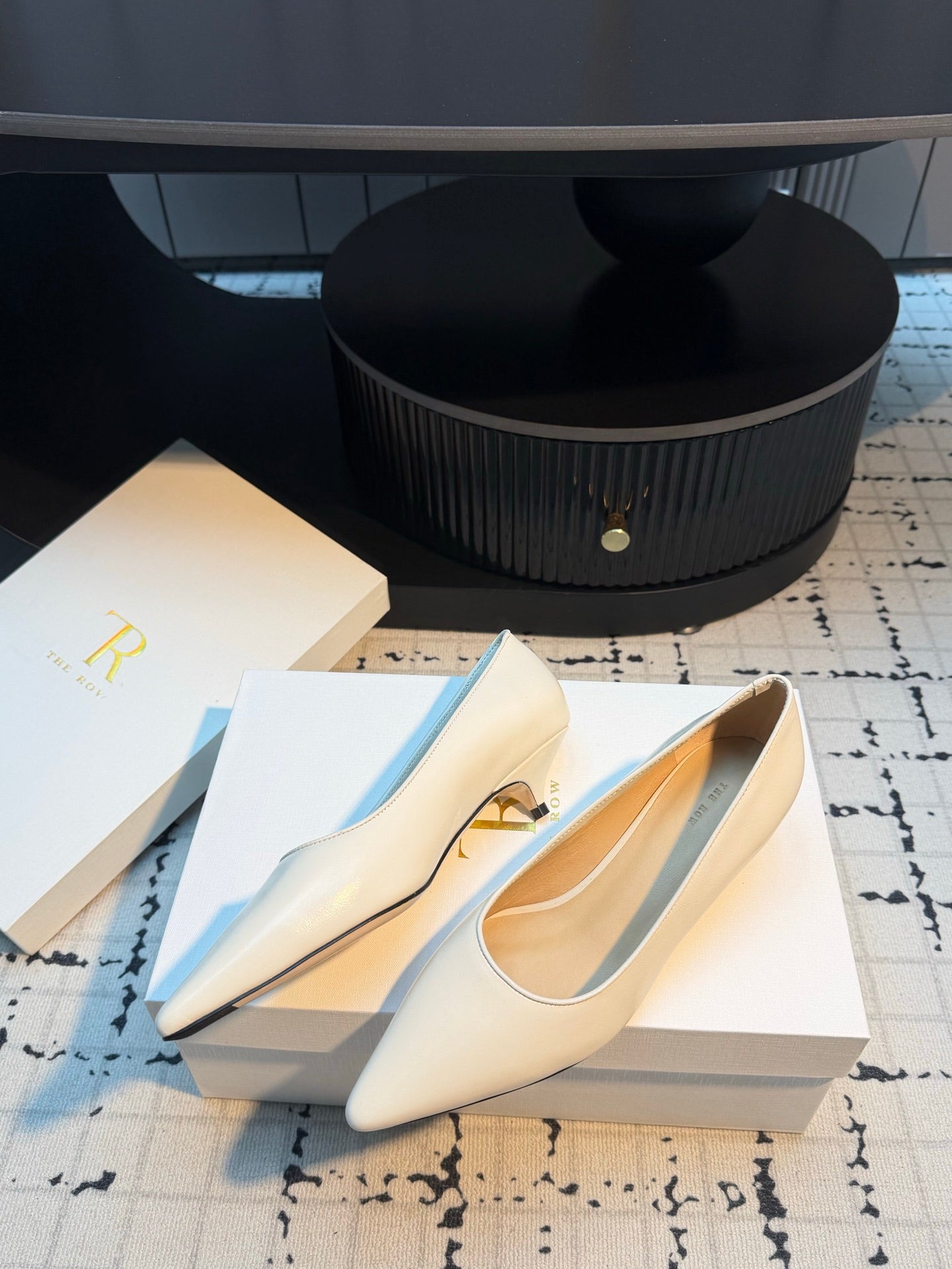 THE ROW 26S POINTED TOE HIGH HEELS 35MM IN IVORY WHITE CALFSKIN