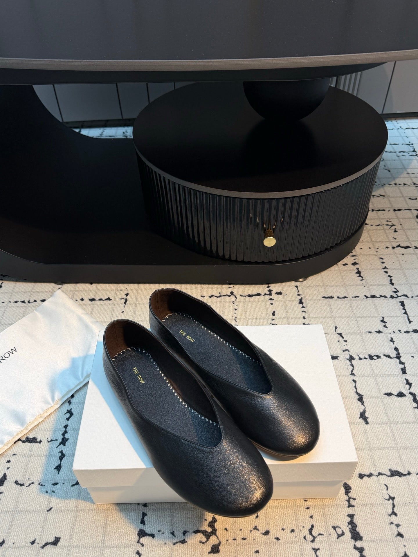 THE ROW 26S CLASSIC BALLET FLATS IN BLACK CALFSKIN
