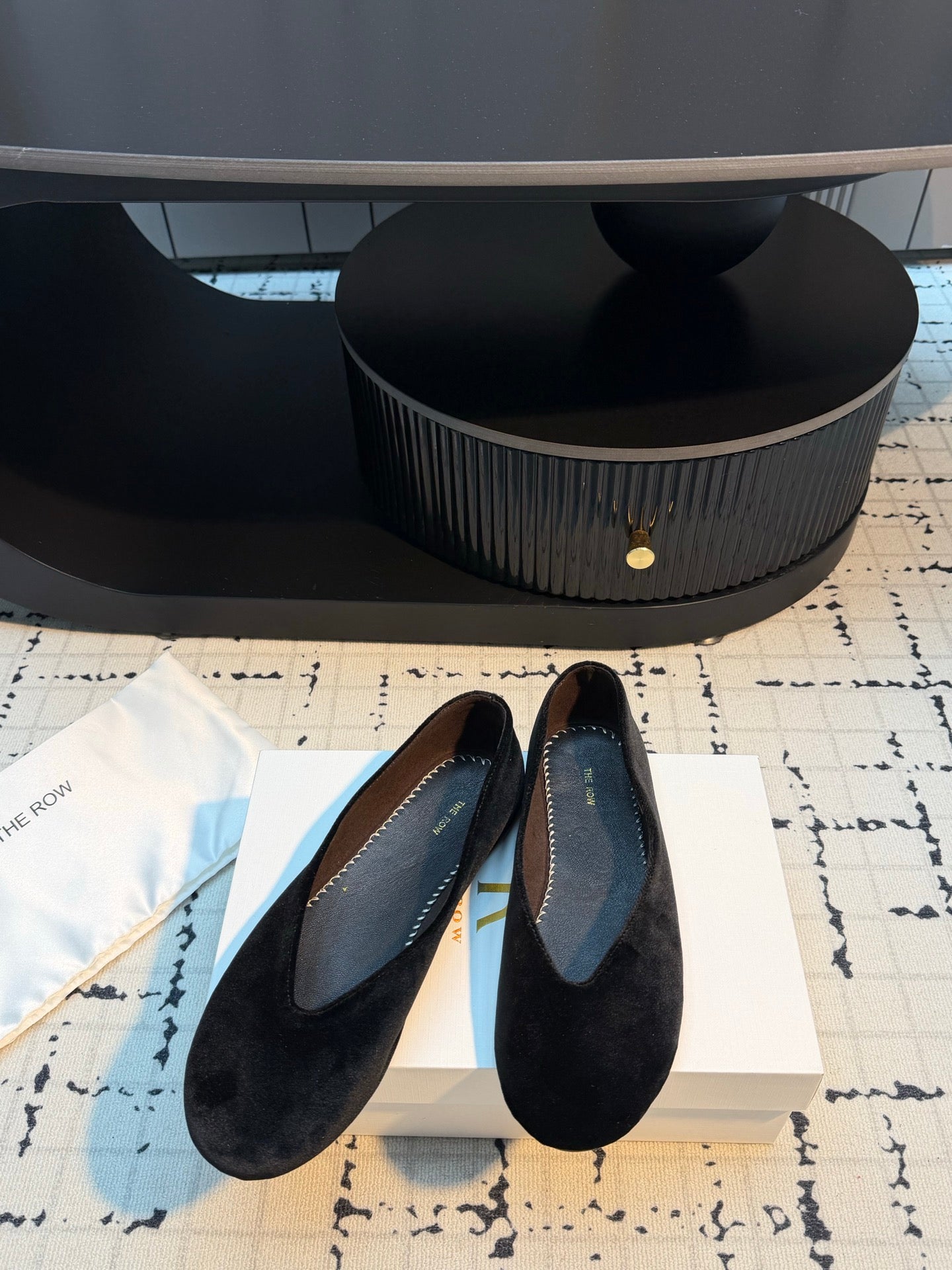 THE ROW 26S CLASSIC BALLET FLATS IN BLACK VELVET