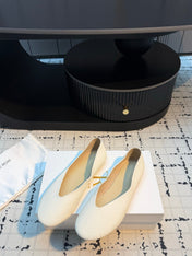 THE ROW 26S CLASSIC BALLET FLATS IN IVORY WHITE CALFSKIN
