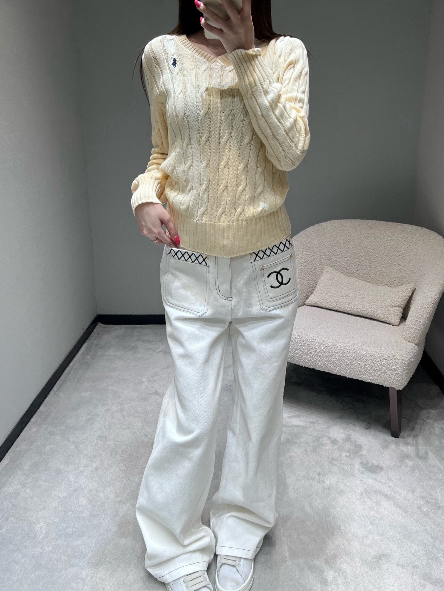 RALPH LAUREN KNITTED V-NECK SWEATER 404