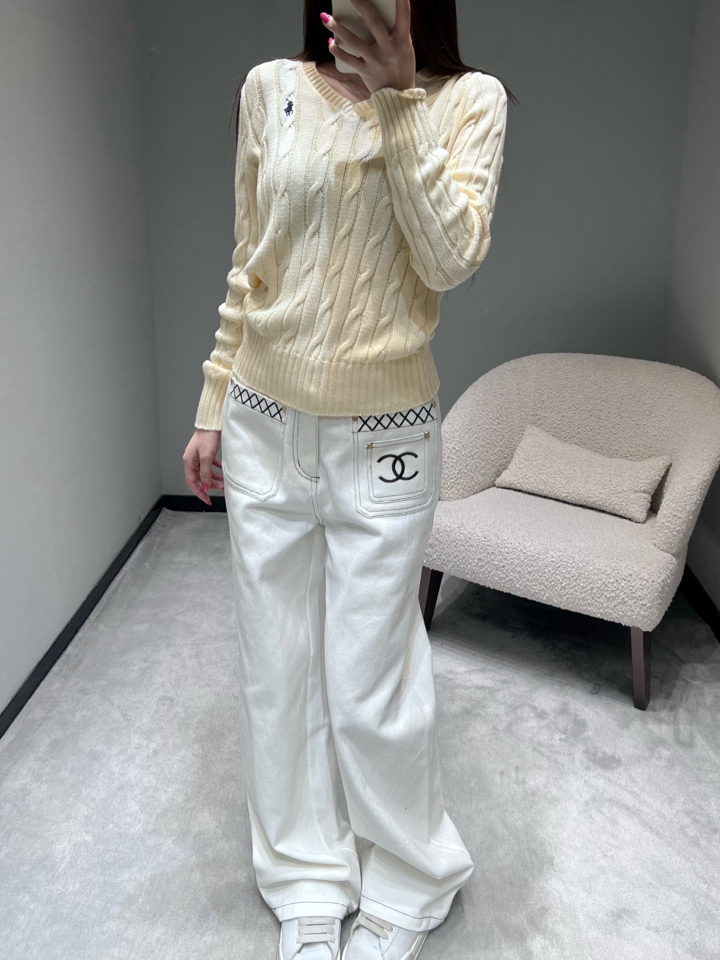 RALPH LAUREN KNITTED V-NECK SWEATER 404