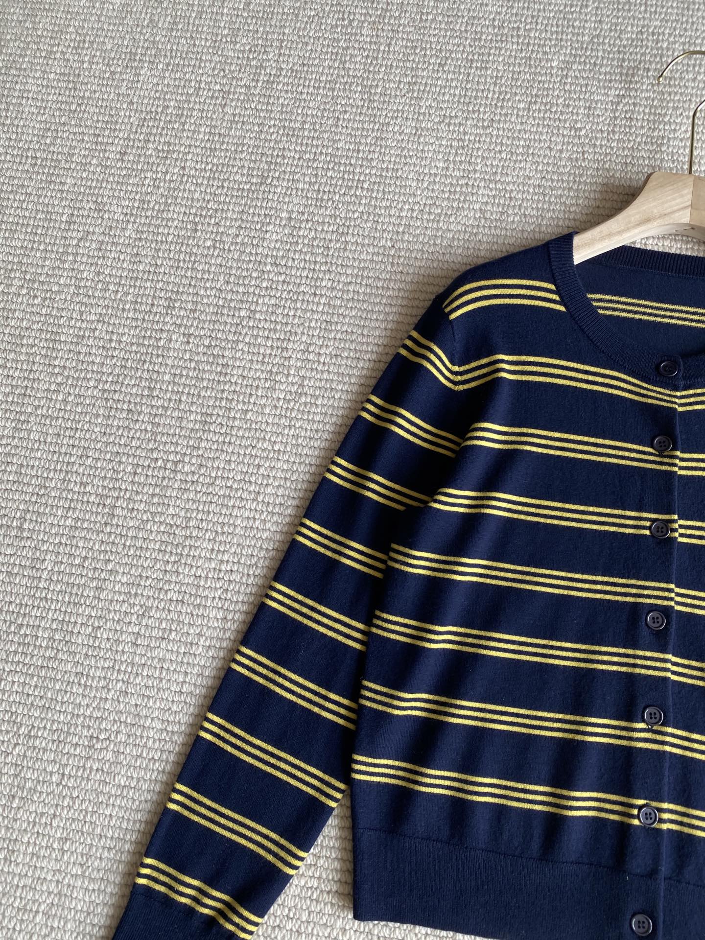 MIUMIU CARDIGAN STYLE 129
