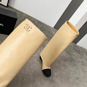CHANEL 25S HIGH BOOTS 55MM IN CARAMEL BEIGE CALFSKIN AND BLACK CANVAS GOLD HARDWARE