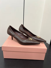 POINTED-TOE MID HEEL PUMPS IN CHOCOLATE SMOOTH LAMBSKIN