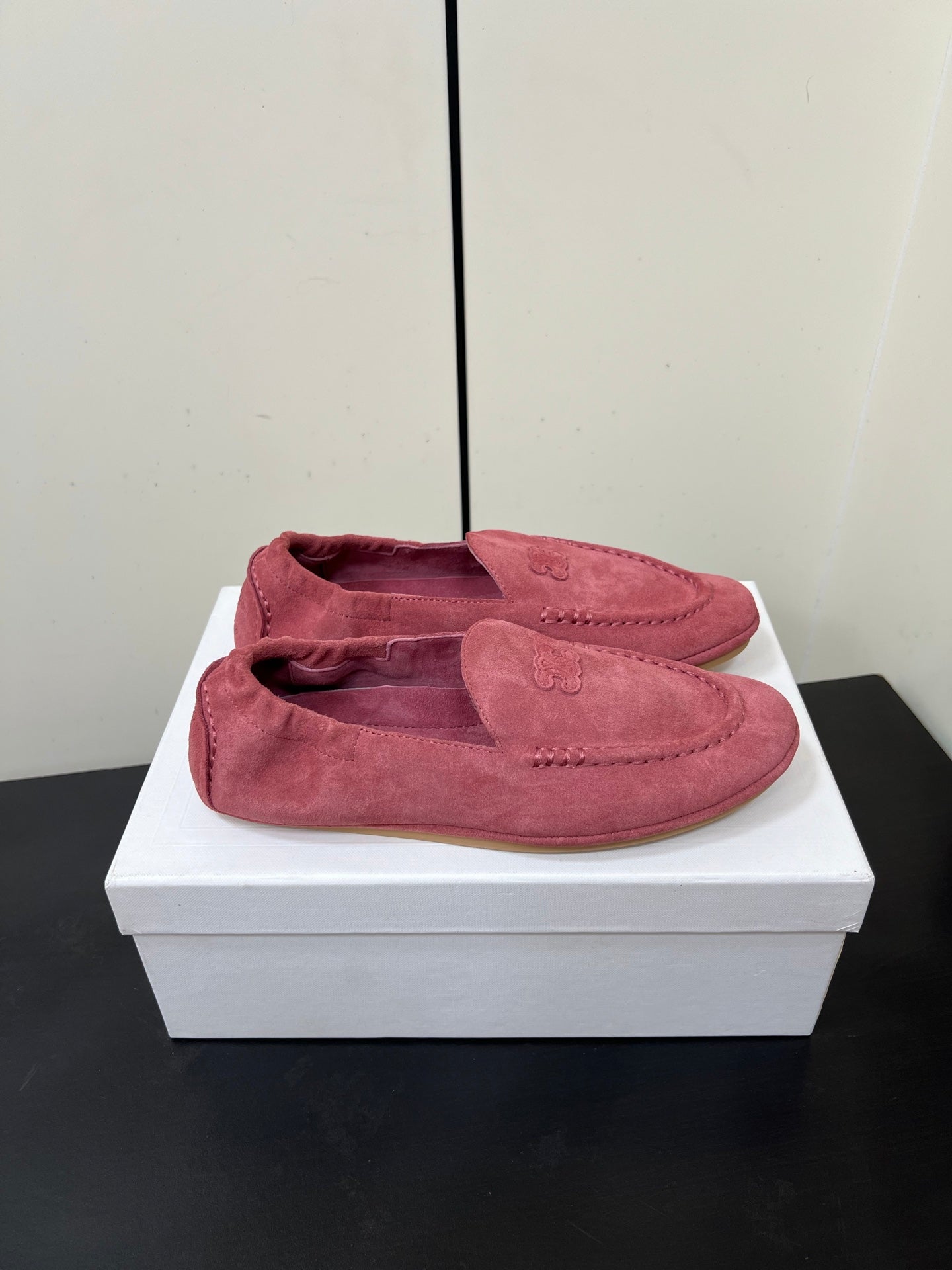 CELINE 26S MAILLON TRIOMPHE LOAFER IN PINK SUEDE
