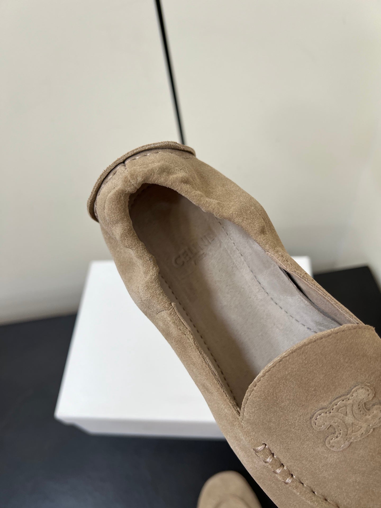 CELINE 26S MAILLON TRIOMPHE LOAFER IN BEIGE SUEDE