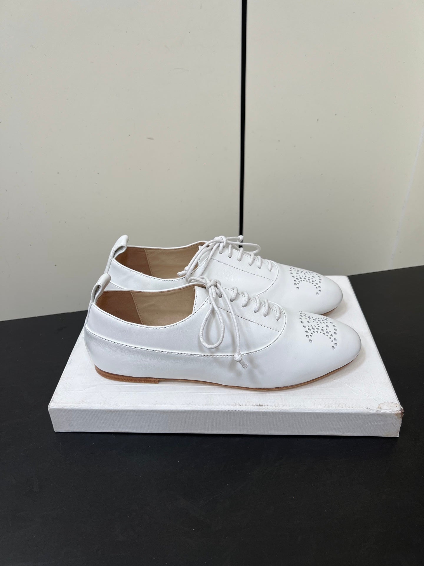 CELINE 26S MINIMAL LACE-UP SHOES IN WHITE CALFSKIN
