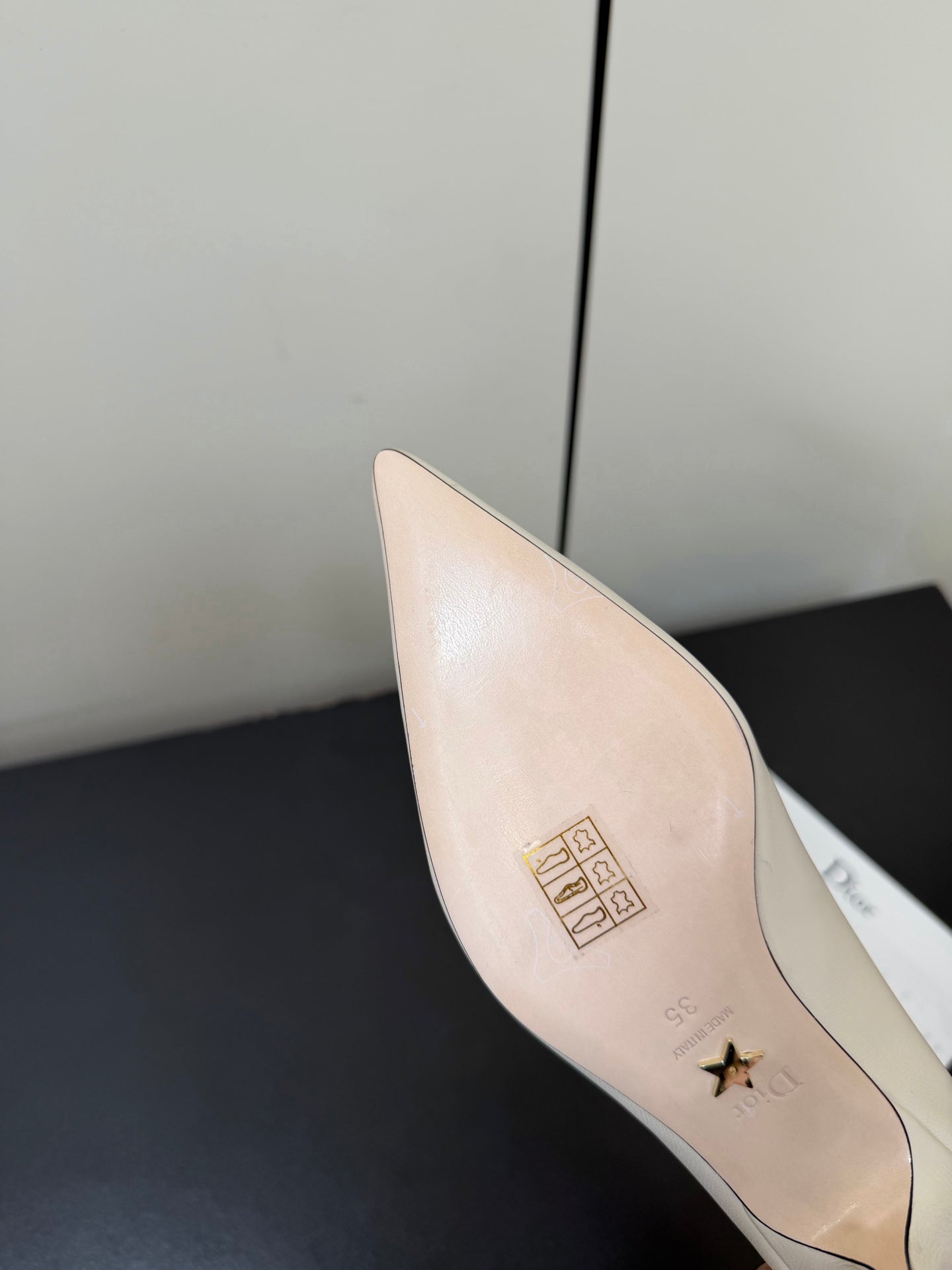 DIOR 26S POINTED-TOE HIGH HEELS 35MM IN CREAM WHITE CALFSKIN GOLD HARDWARE