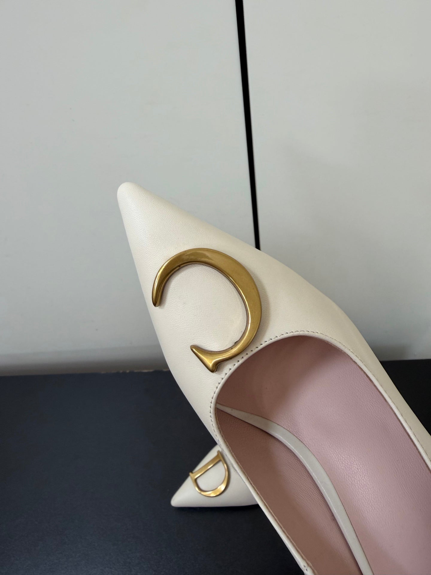 DIOR 26S POINTED-TOE HIGH HEELS 70MM IN CREAM WHITE CALFSKIN GOLD HARDWARE