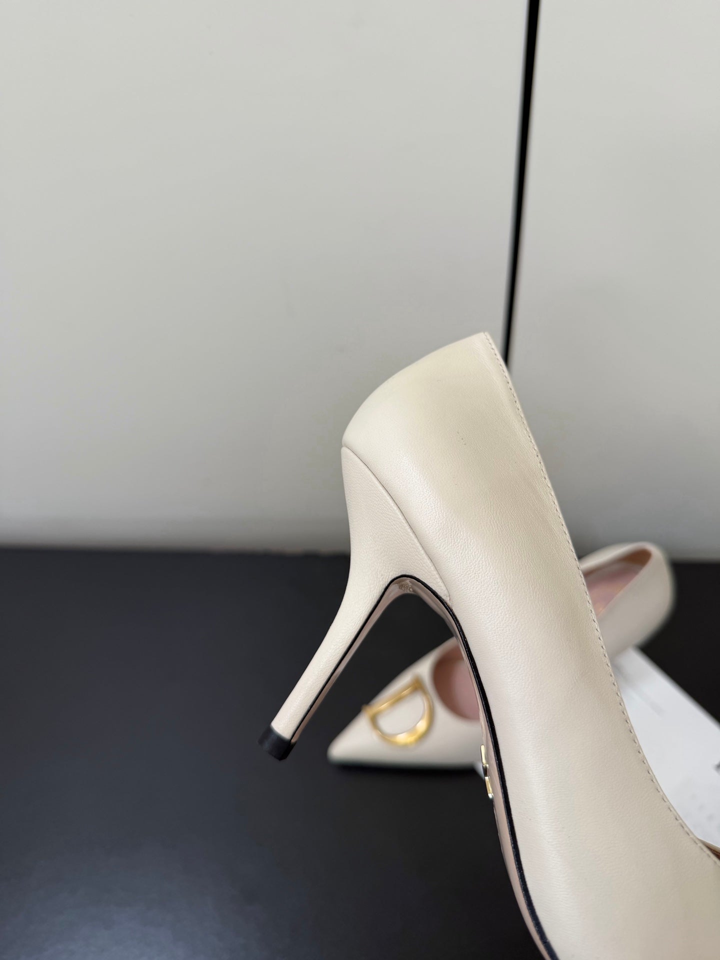 DIOR 26S POINTED-TOE HIGH HEELS 70MM IN CREAM WHITE CALFSKIN GOLD HARDWARE