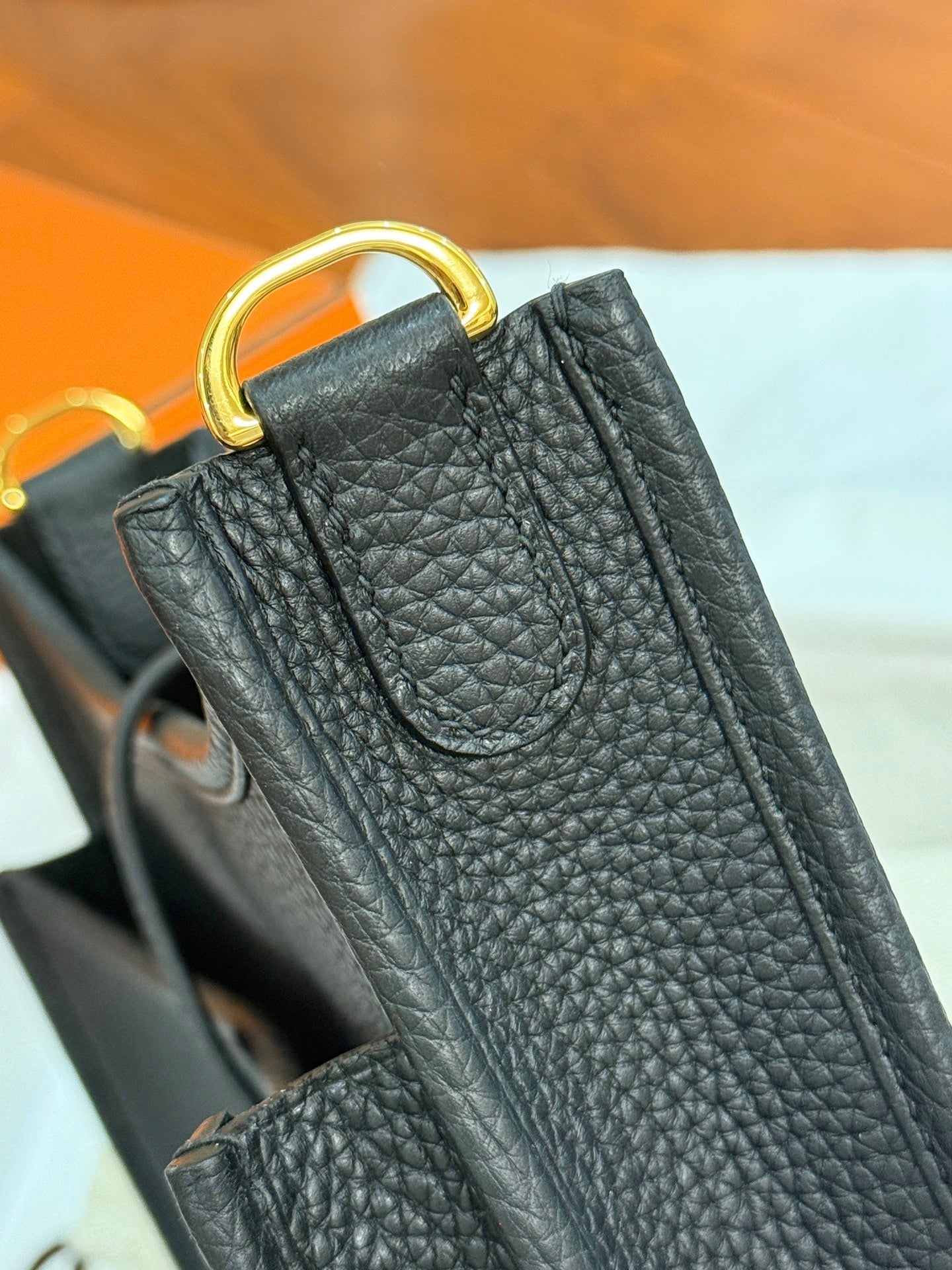 HM 26S EVELYNE BAG 23MM IN BLACK GRAINED CALFSKIN