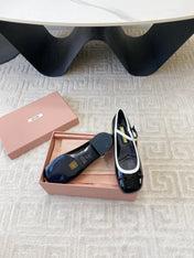 MARY JANE PUMPS IN BLACK GLOSSY SHEEPSKIN
