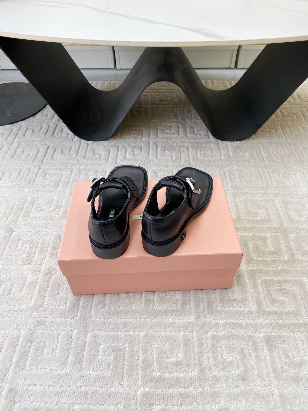 THONG SANDALS IN BLACK LAMBSKIN WITH SILVER BUCKLE