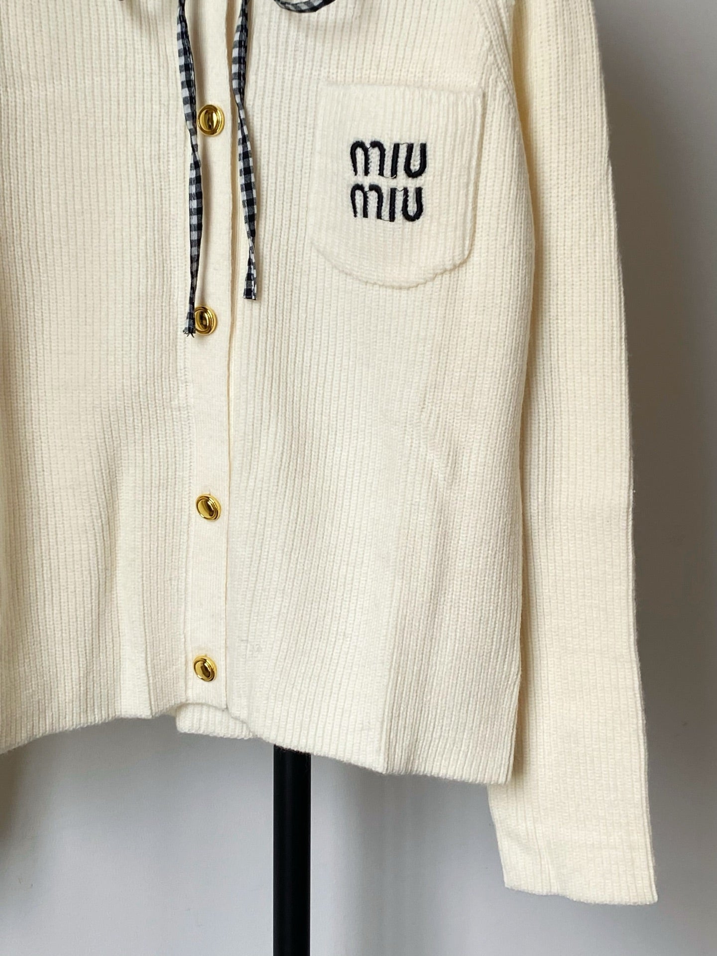 MIUMIU CARDIGAN STYLE 305