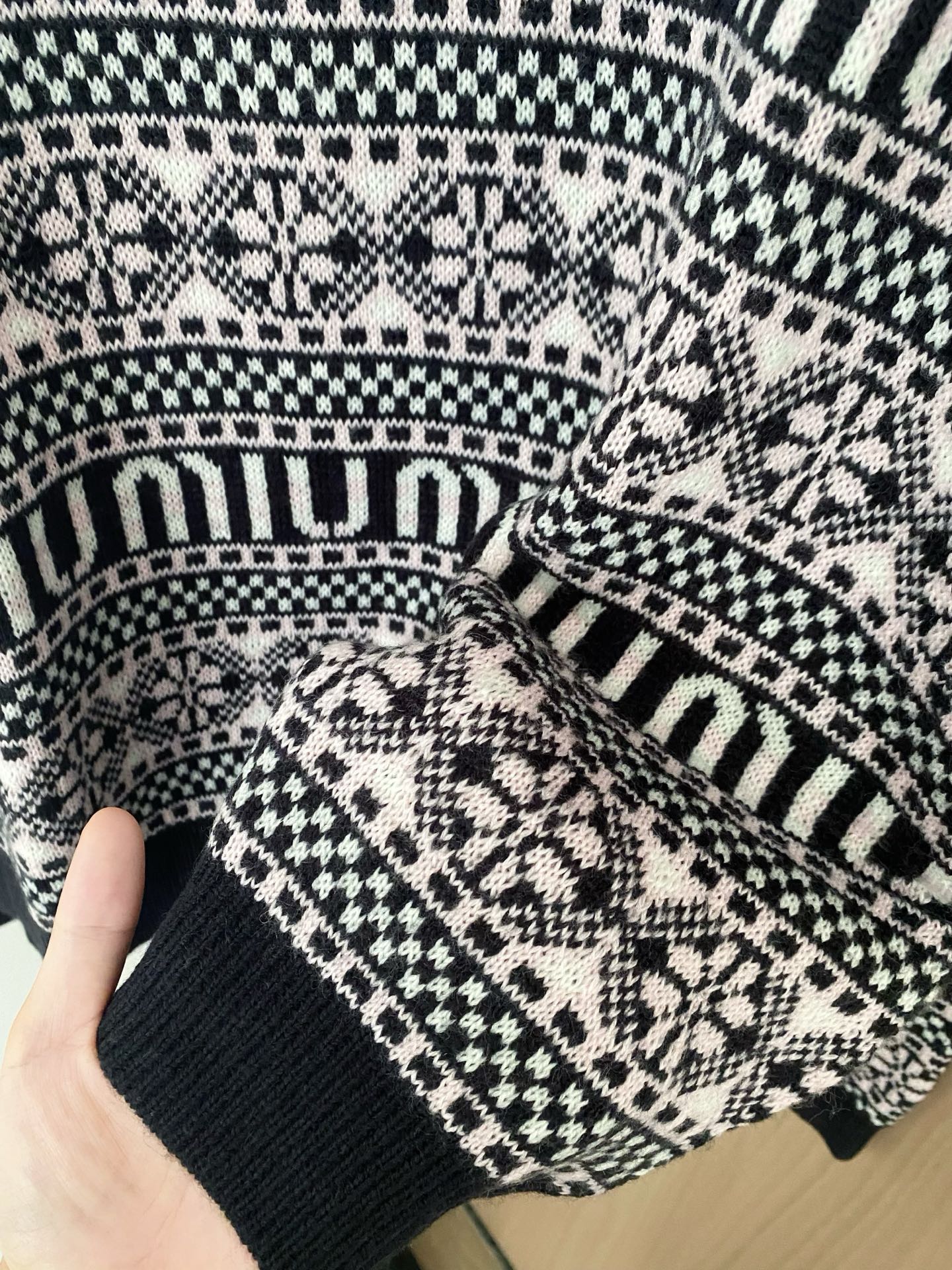 MIUMIU SWEATER STYLE 159