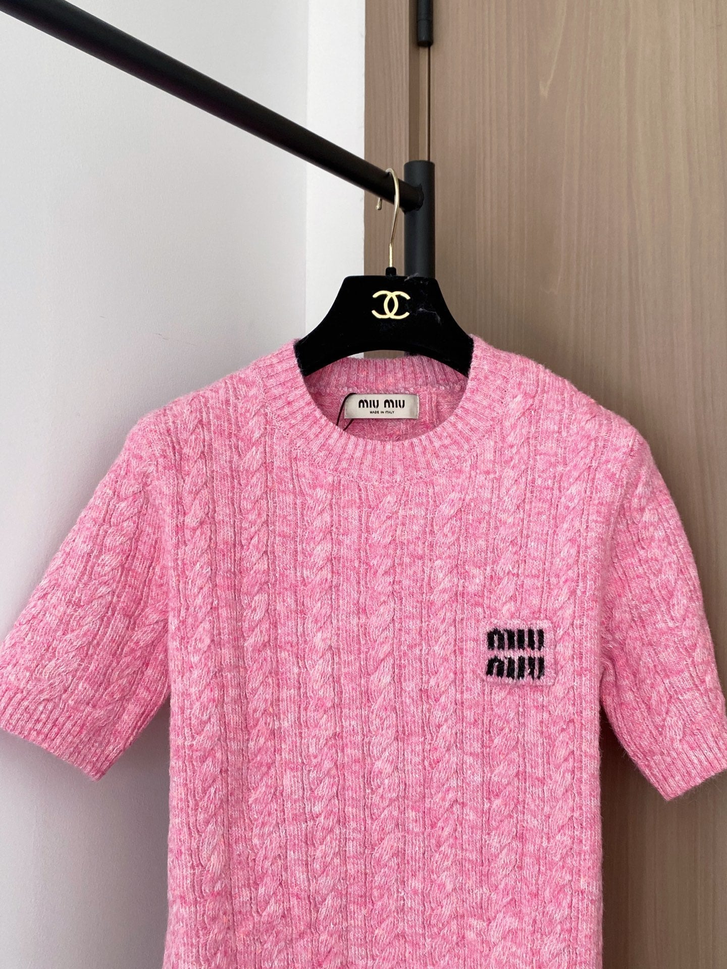 MIUMIU SHORT-SLEEVE SWEATER STYLE 700