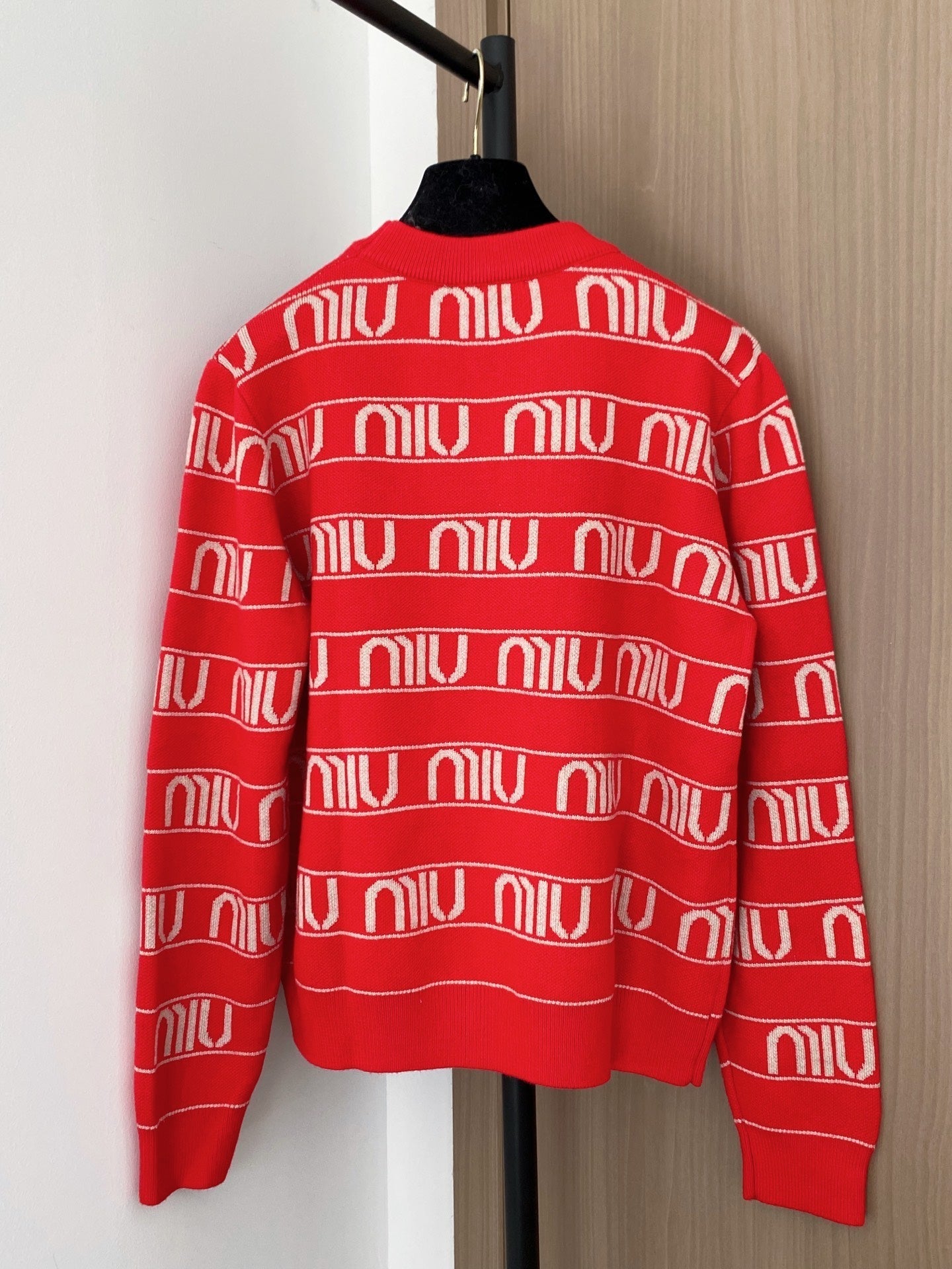 MIUMIU SWEATER STYLE 702