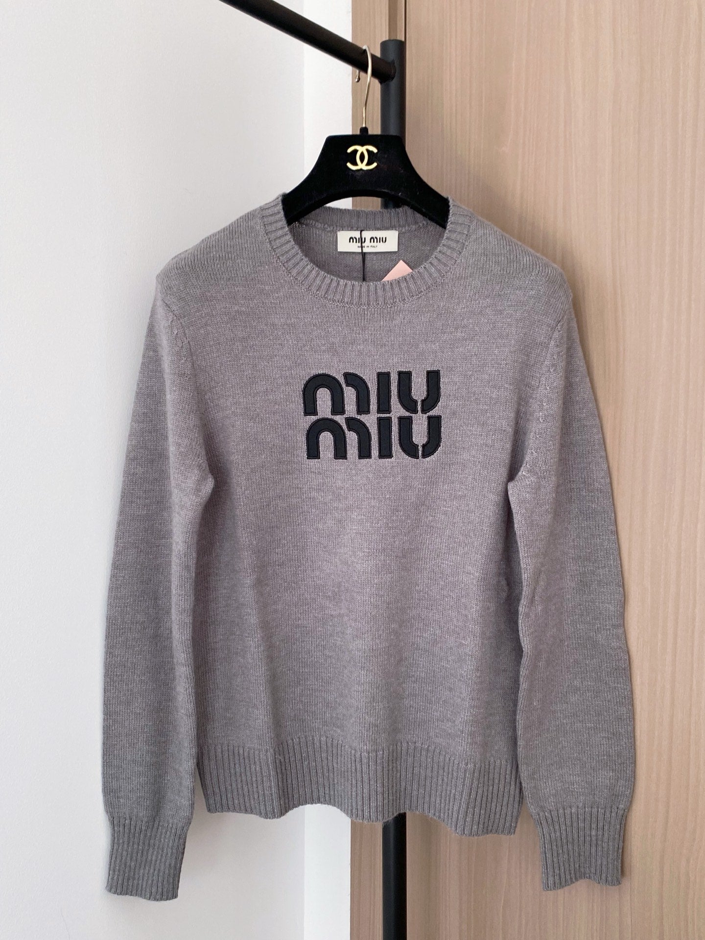 MIUMIU SWEATER STYLE 706