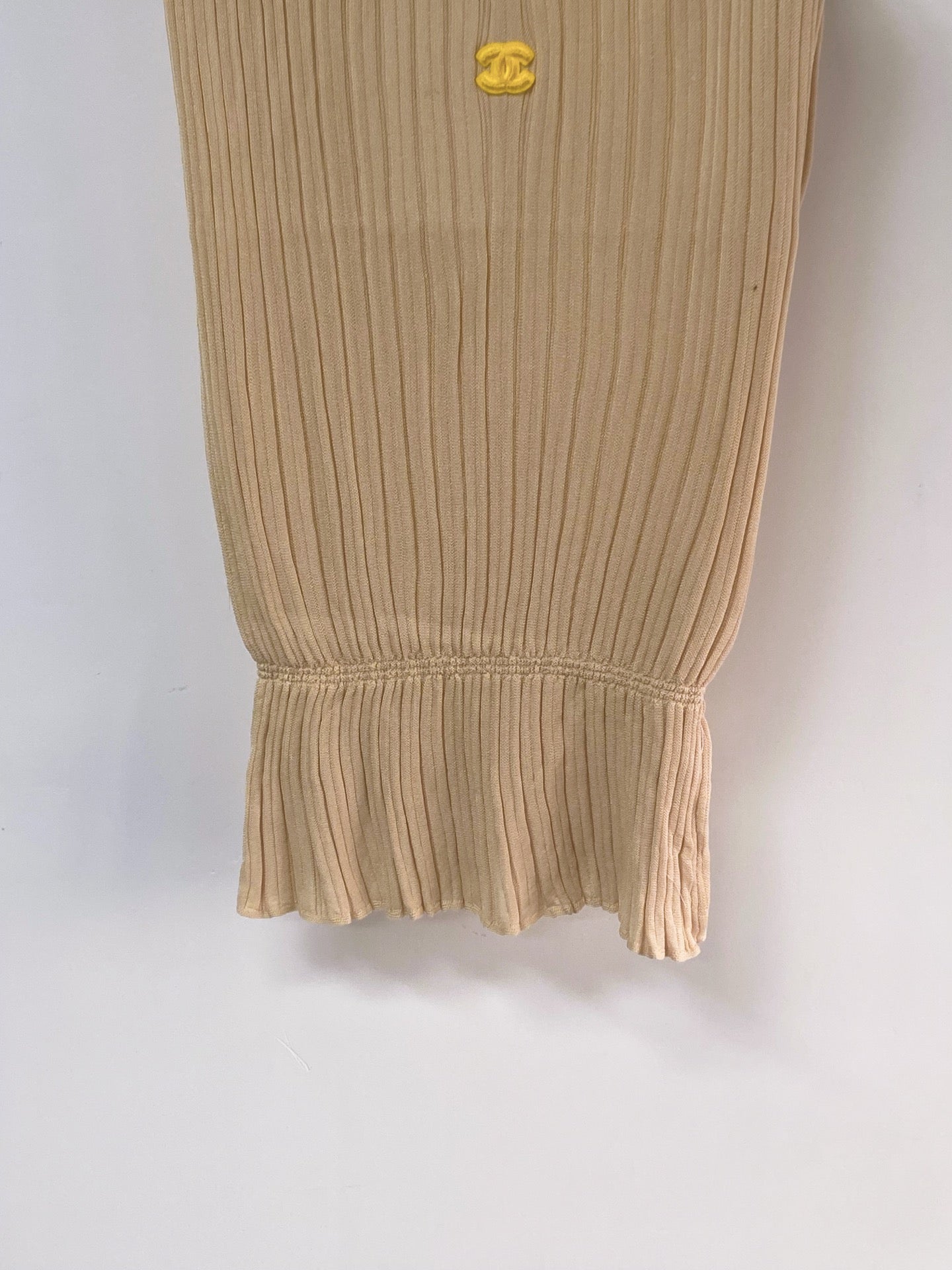 CHANEL 26S SLEEVELESS SHIRT STYLE 1044