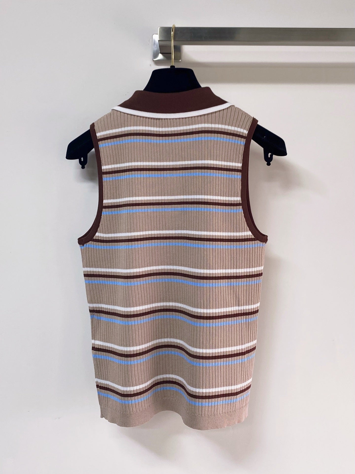 PRADA 26S SLEEVELESS POLO SHIRT STYLE 891