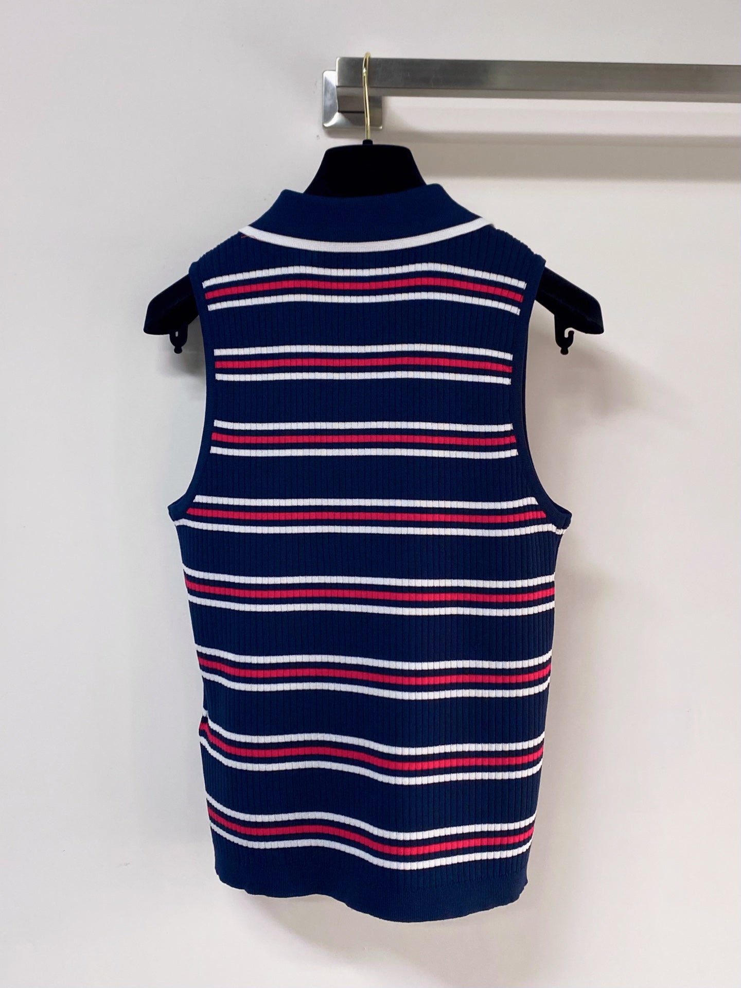 PRADA 26S SLEEVELESS POLO SHIRT STYLE 890