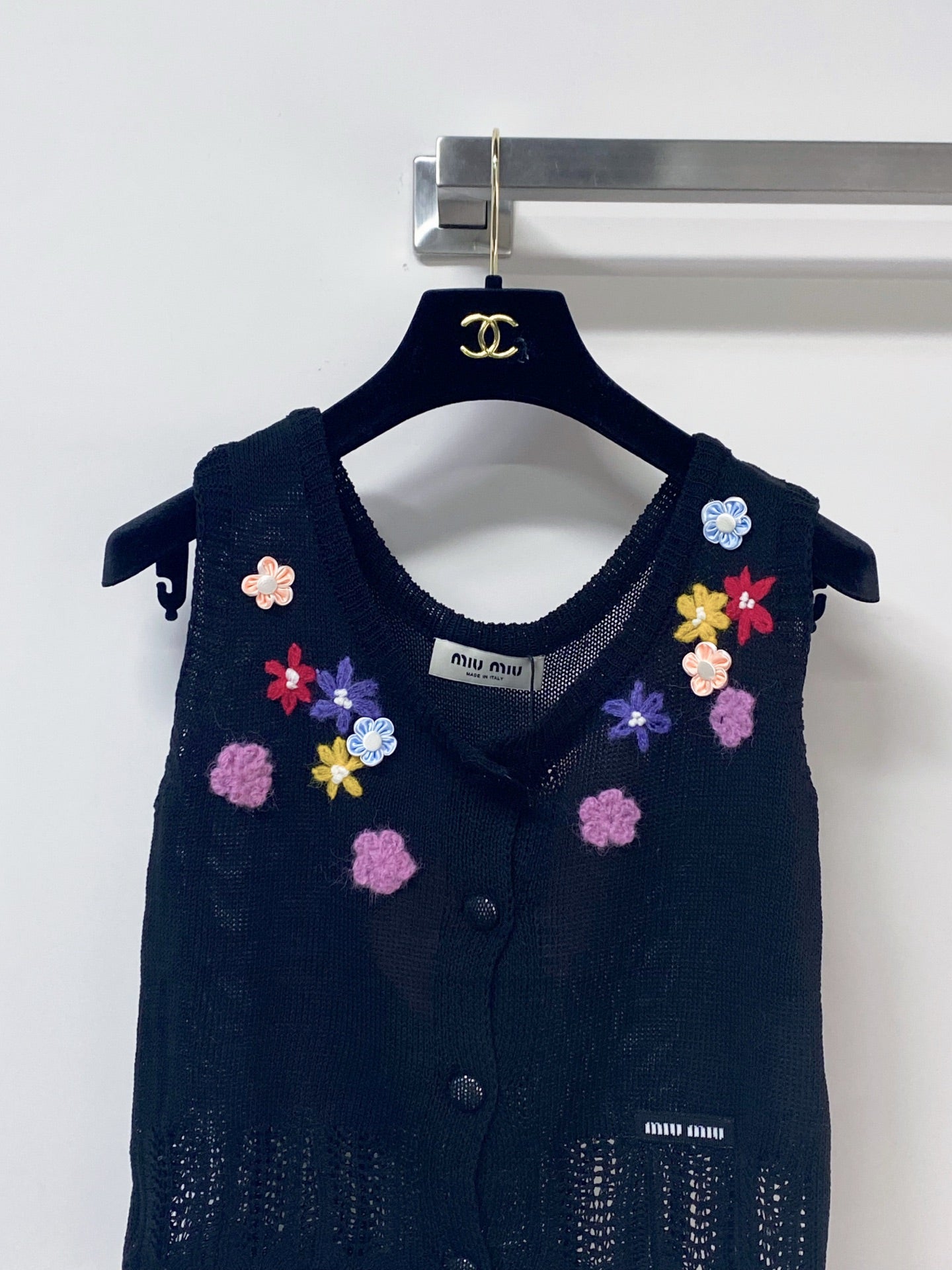 MIUMIU 26S SLEEVELESS SWEATER STYLE 1134