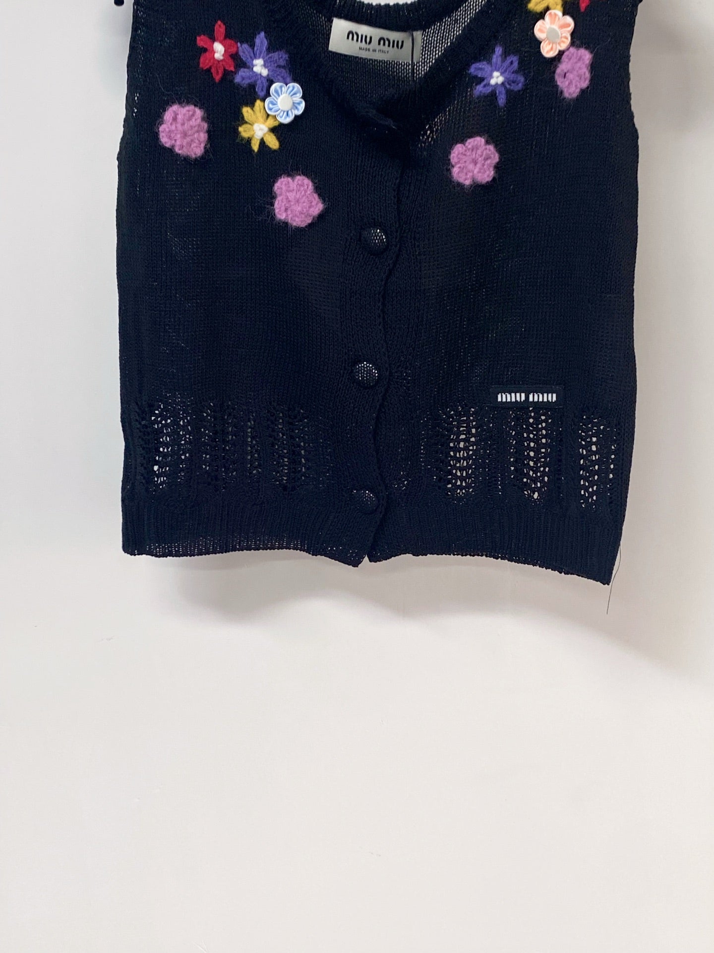MIUMIU 26S SLEEVELESS SWEATER STYLE 1134