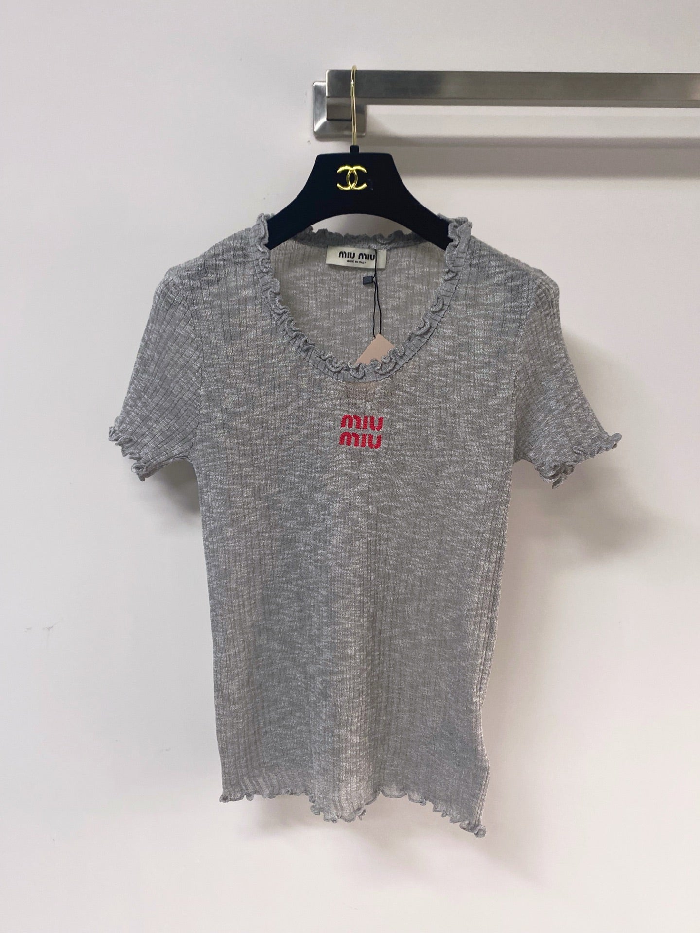 MIUMIU 26S SHORT-SLEEVED SWEATER STYLE 1136