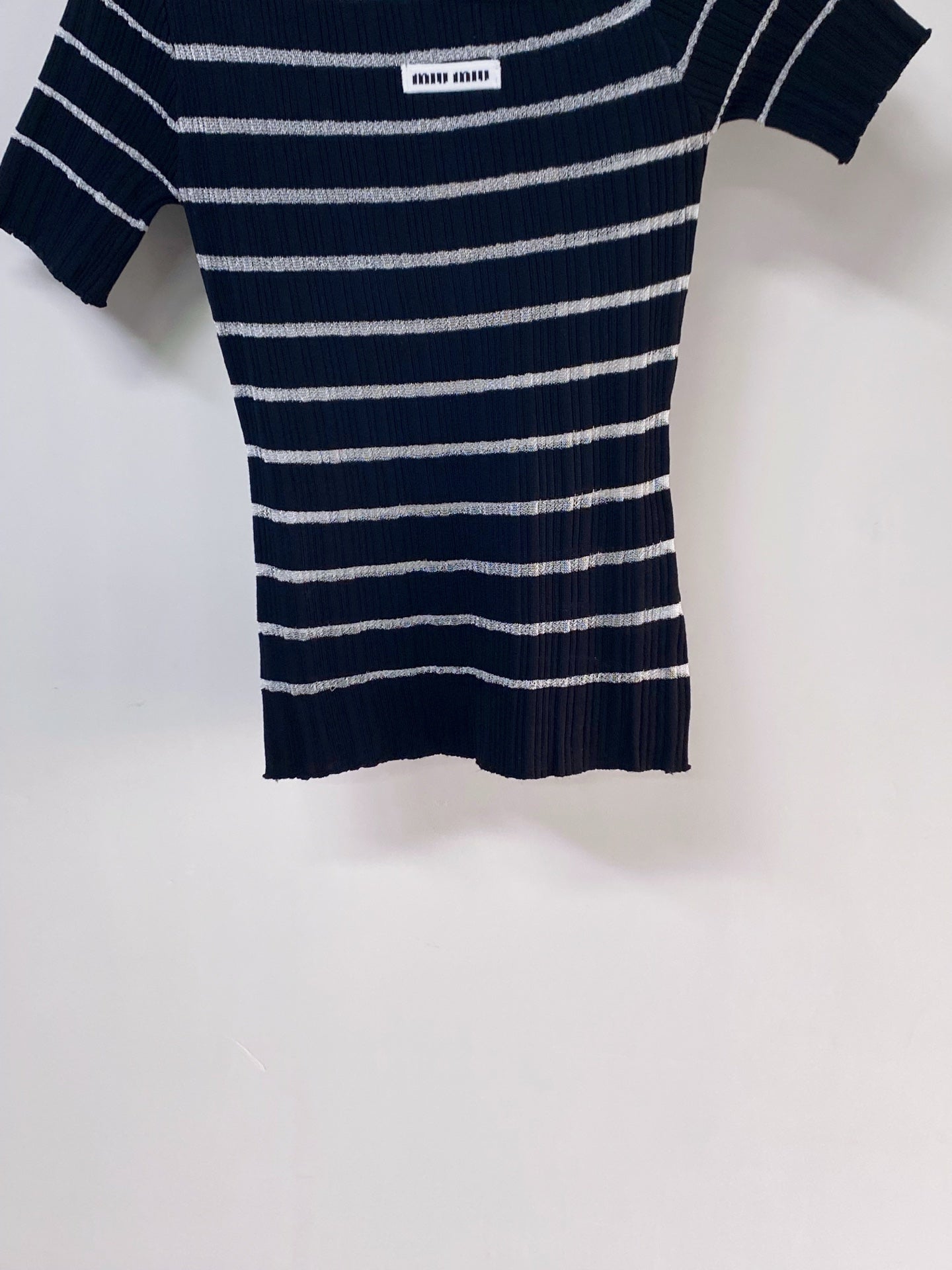 MIUMIU 26S SHORT-SLEEVED SWEATER STYLE 1127