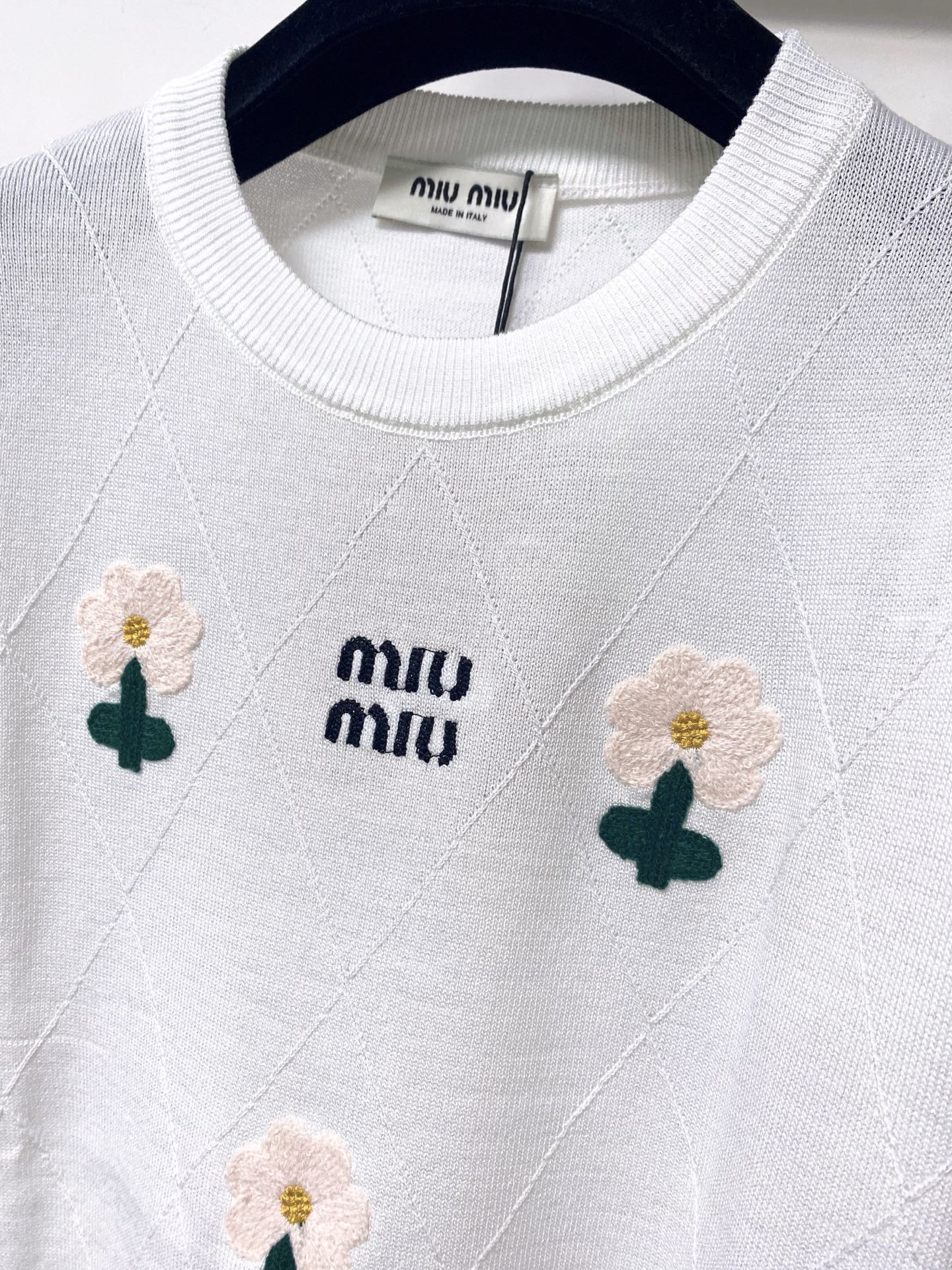 MIUMIU 26S SHORT-SLEEVED SWEATER STYLE 1049