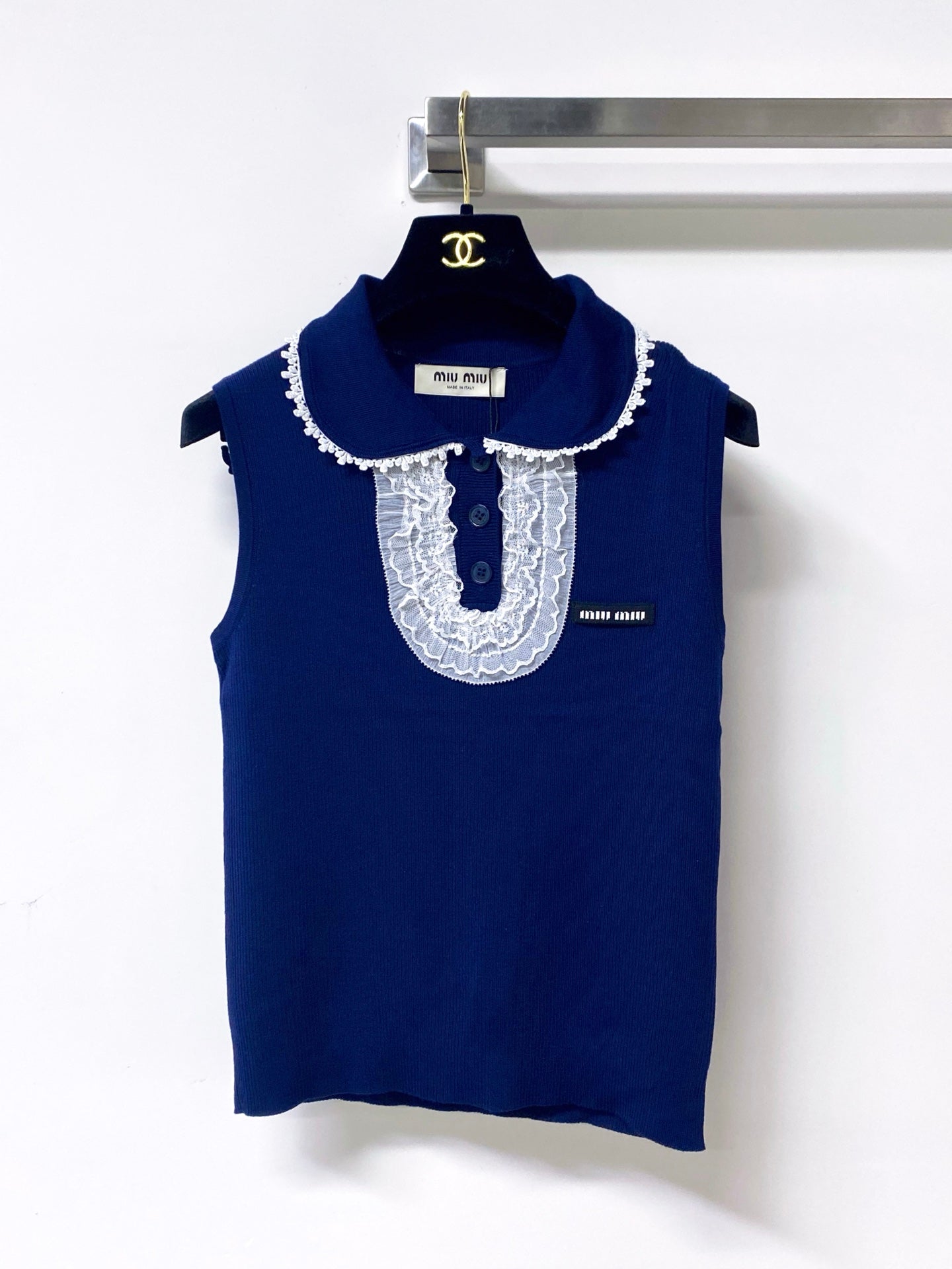 MIUMIU 26S SLEEVELESS POLO TOP STYLE 1051