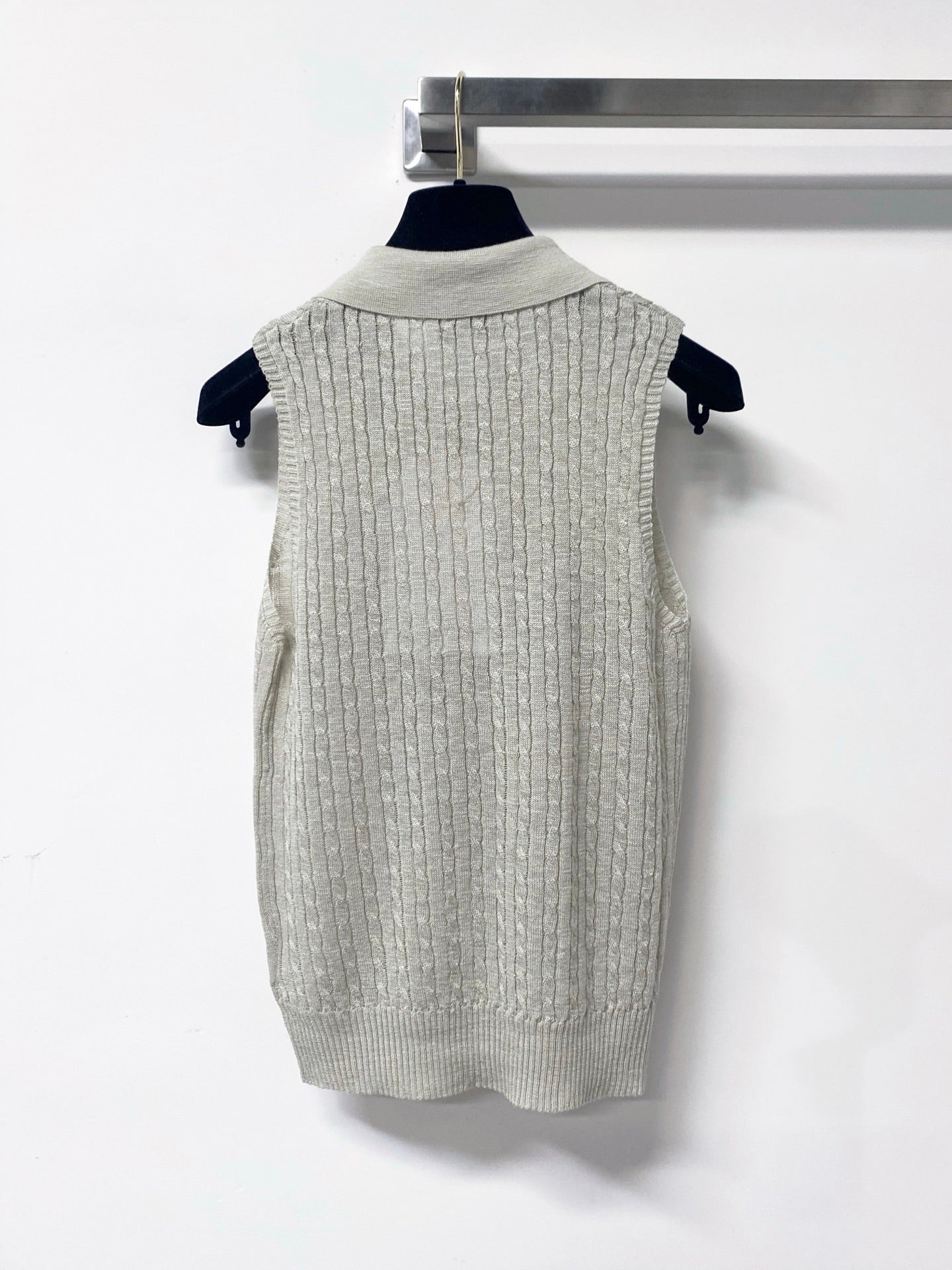 CHANEL 26S SLEEVELESS POLO KNIT TOP STYLE 1137