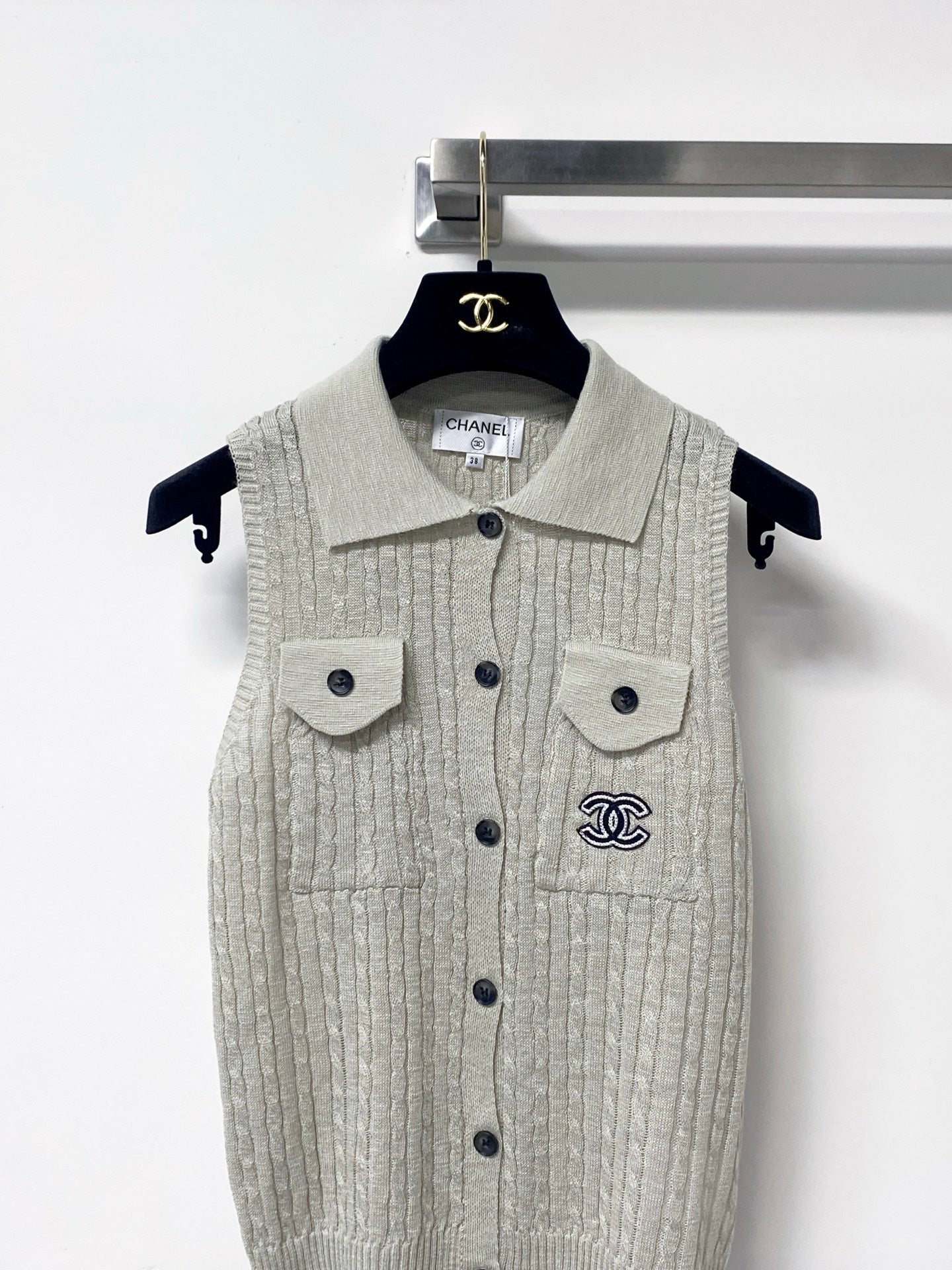 CHANEL 26S SLEEVELESS POLO KNIT TOP STYLE 1137