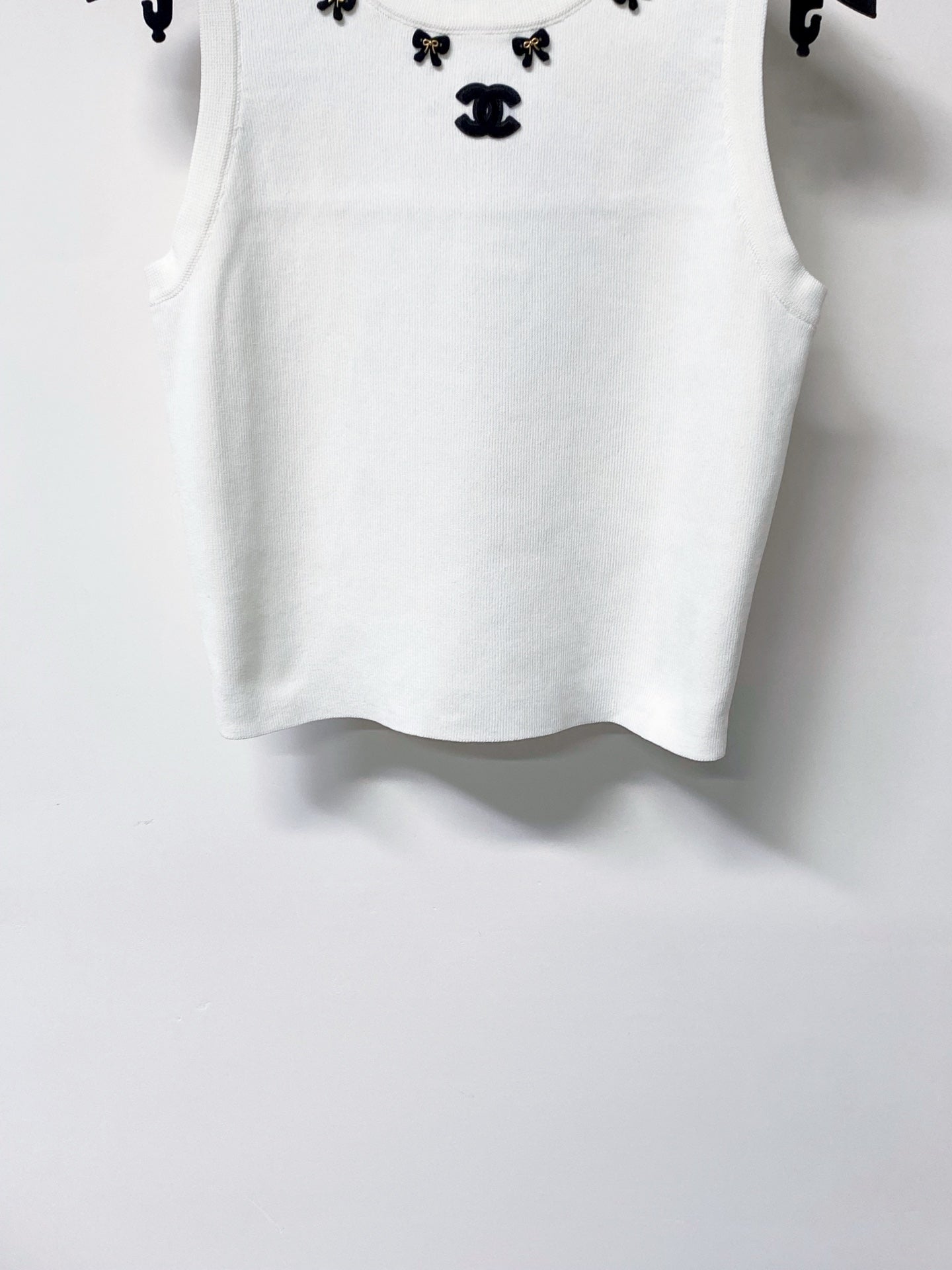 CHANEL 26S KNIT SLEEVELESS TOP STYLE 1254