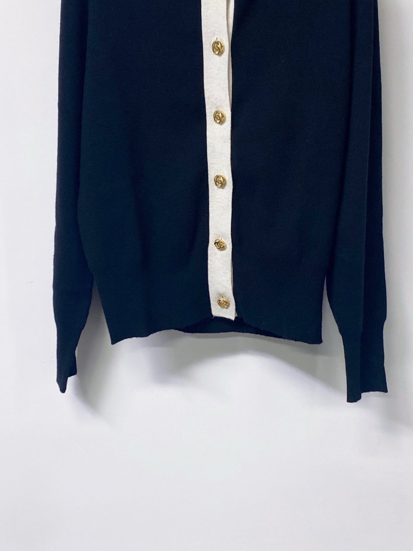 CHANEL 26S KNIT CARDIGAN 1622