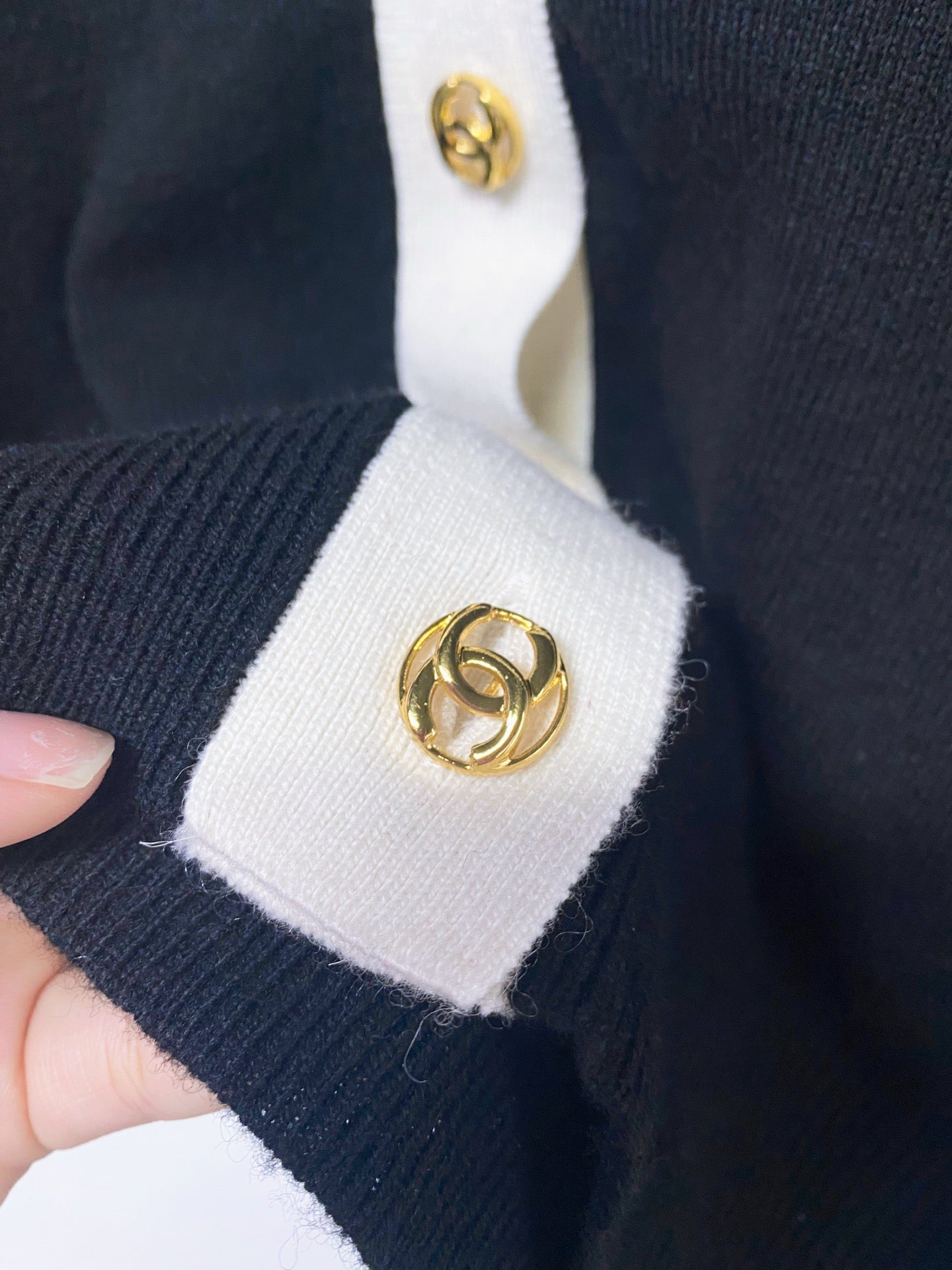 CHANEL 26S KNIT CARDIGAN 1622