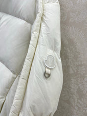 MONCLER 25S JACKET IN WHITE 075